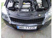 Решетка радиатора Opel Astra H